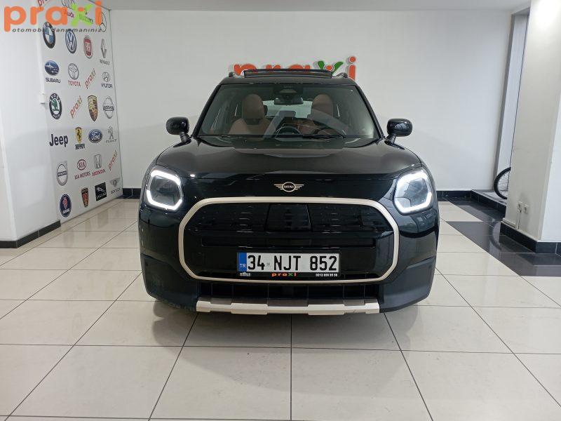 PRAXİ OTOMOTİV’DEN 2025 MİNİ COUNTRYMAN-E FAVOURED 190